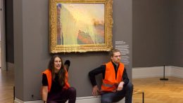 Burgonyapürével öntötték le Claude Monet legdrágább festményét