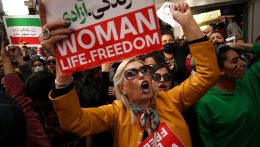 Öt hete tartanak a tiltakozások Iránban