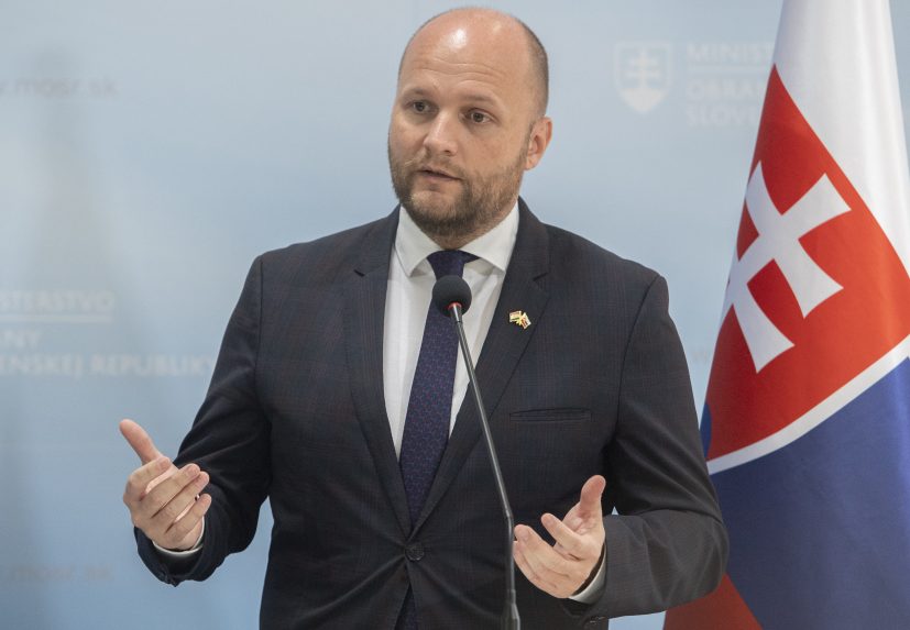 Először lépett kapcsolatba az új svéd védelmi miniszterrel Jaroslav Naď