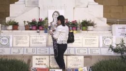 Fejenként 40 év börtönbüntetéssel sújtották a Daphne Caruana Galizia máltai oknyomozó újságírónő meggyilkolásával vádolt két testvért