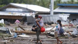 98-ra emelkedett a fülöp-szigeteki trópusi vihar áldozatainak száma