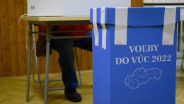 Hét órakor megnyíltak az országban a szavazóhelyiségek, és kezdetét vette az összevont választás