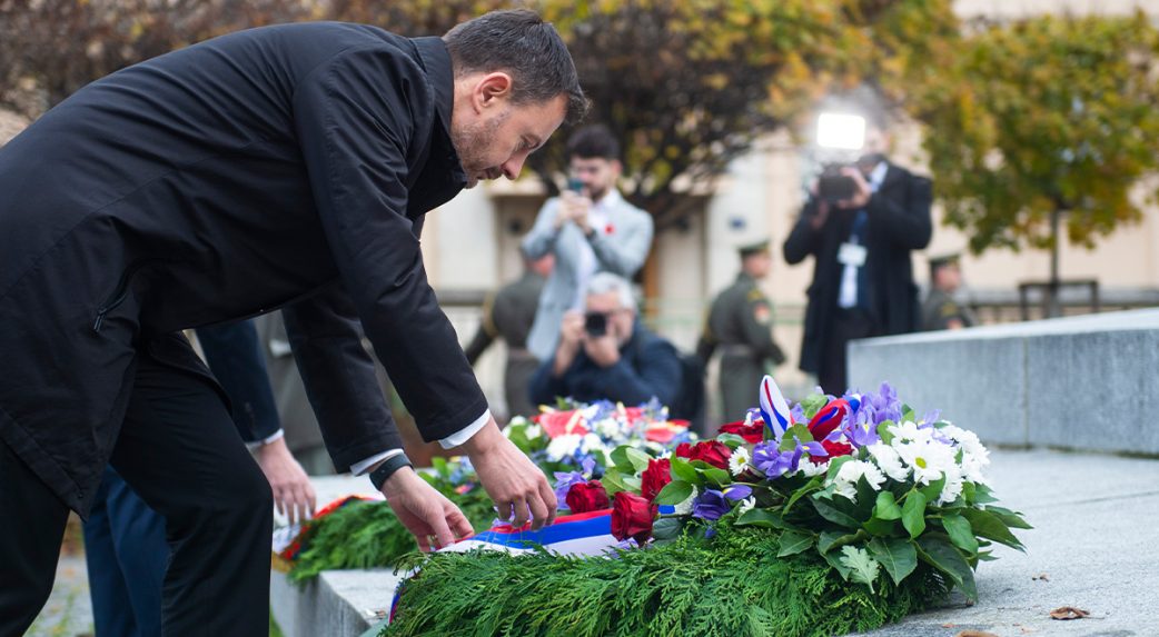 Eduard Heger és Petr Fiala Prágában megkoszorúzta az elesett katonák emlékművét