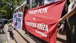 Pozsonyi energetikai konferenciát zavartak meg a Greenpeace aktivistái