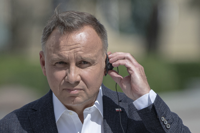 A lengyel elnök másodszor is kegyelemben részesítette a hatalmi visszaélésért elítélt két politikust