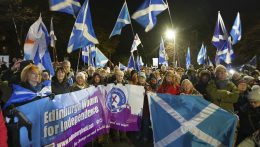 Elszakadna a kockás szövet hazája: A skótok felmondanák az uniót az angolokkal