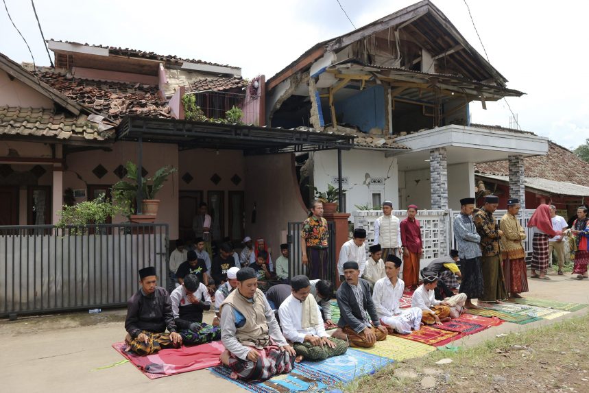 Tovább nőtt az indonéziai földrengés halálos áldozatainak száma