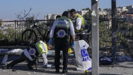 Két pokolgép robbant reggel Izraelben, egy ember meghalt
