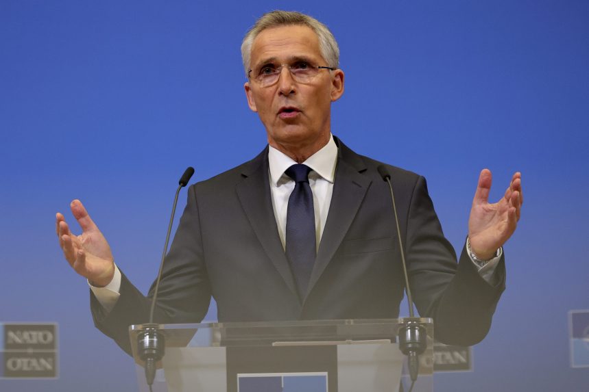 Stoltenberg szerint a NATO-nak növelnie kell lőszerkészleteit