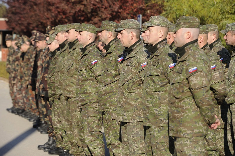 Katonákat küld a magyar határra a szlovák hadsereg a fokozódó migrációs nyomás miatt