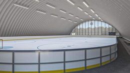 Befejeződött az új multifunkciós sportcsarnok építése Ógyallán
