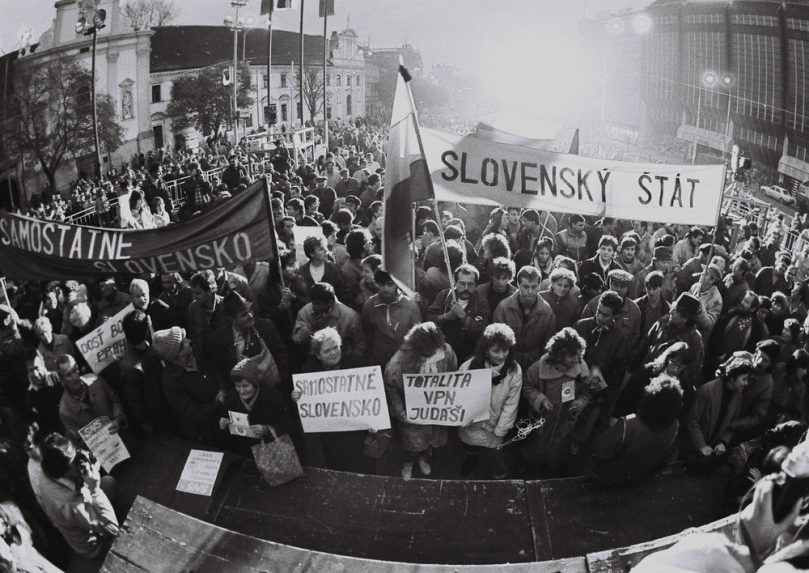 A szlovákiai magyarok az átlagosnál gyakrabban értékelik negatívan Csehszlovákia felbomlását