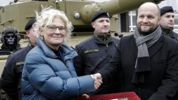 Naď: Megérkeztek a Leopard tankok és újabb légvédelmi rendszer érkezik Németországból