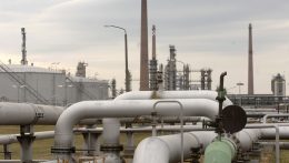 „A szabadpiaci elvek átírása” az oroszok szerint az olaj árának korlátozása