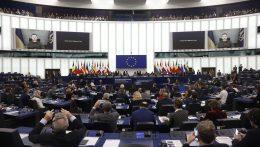 Az EP parlamenti képviselők felszólították a tagállamokat az ukrán csapatok támogatásának növelésére