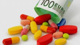 Több mint 1,4 millió euró gyógyszerek utáni önrészt adnak vissza a pácienseknek az egészségbiztosítók