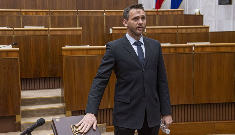 Ján Krošlák is a kormány bukására fog szavazni