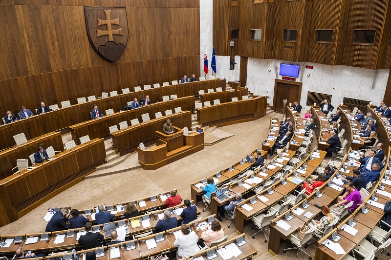 Összesen 574 törvényt fogadott el a parlament az előző ciklusban
