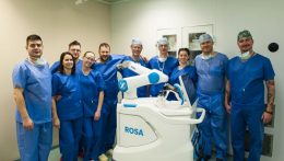 Robot segédkezik a dunaszerdahelyi kórház térdízületi műtétei során