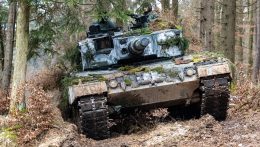 Berlin nem akadályozná Leopard harckocsik továbbadását Ukrajnának