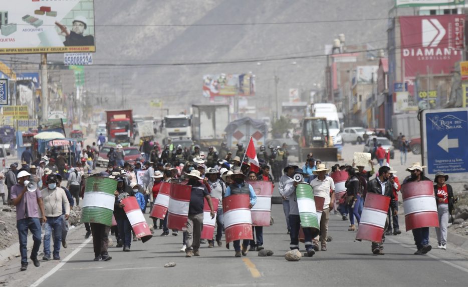 Továbbra sem csitulnak a perui kormányellenes tüntetések