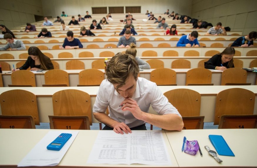 Szeptember 1-től a tanulók egy nap kettőnél több tantárgyból is letehetik a vizsgát