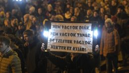 Kezdődik a pedagógusok egyhetes országos sztrájkja Magyarországon