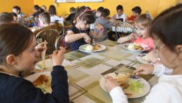 Drágul az étkezés az érsekújvári és vágsellyei óvodákban és iskolákban