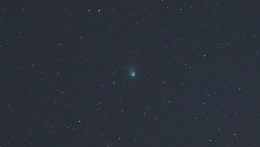 Megérkezett és távcsövekkel egész éjjel látható C/2022 E3 (ZTF)-üstökös