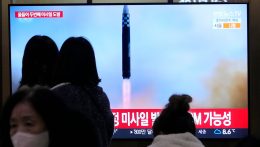 Észak-Korea hétfőn újabb két ballisztikus rakétát lőtt ki