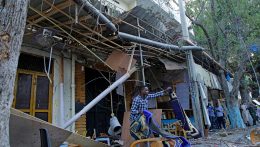 Terroristák támadtak egy épületre Szomália fővárosában, Mogadishuban