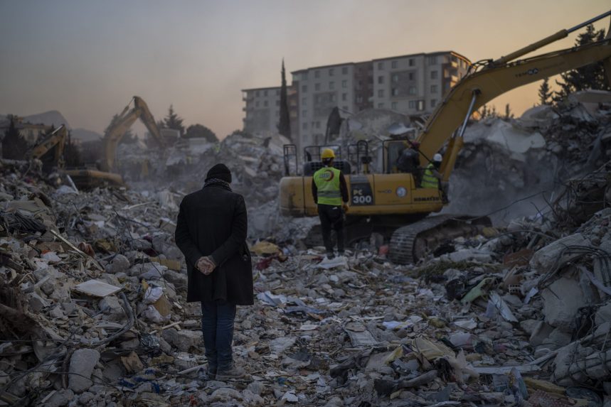 Újabb erős földrengés rázta meg Törökországot