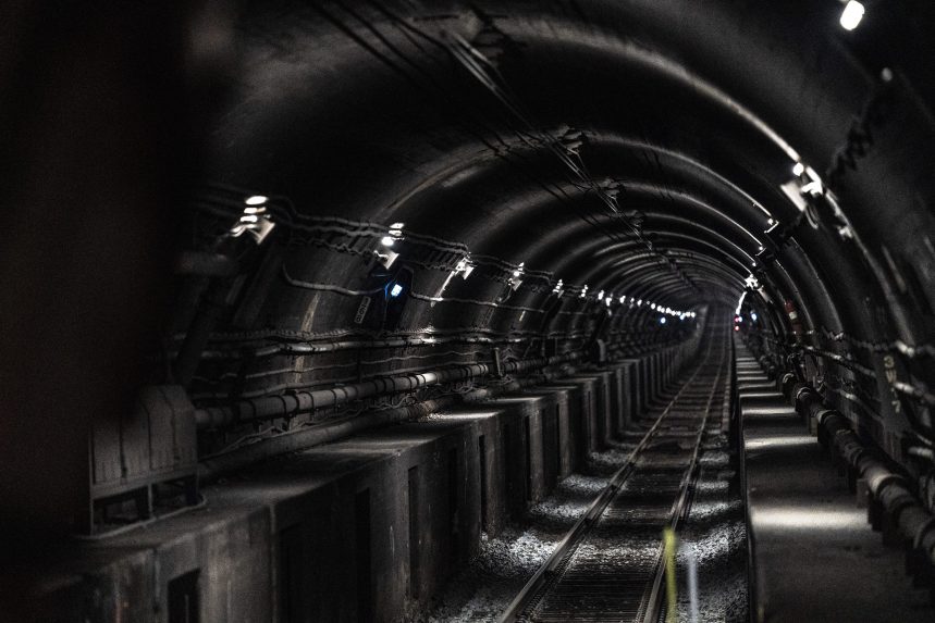 Spanyolországban olyan vonatokat rendeltek, amelyek nem férnének be az alagútba
