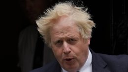 Boris Johnson: Nagy-Britannia adjon harci repülőgépeket Ukrajnának