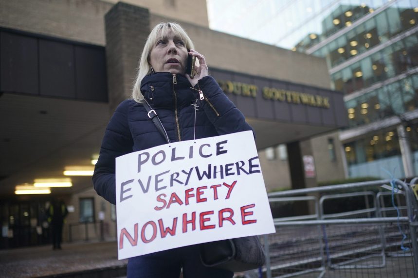 Életfogytig tartó börtönbüntetésre ítélték az erőszakoló londoni rendőrt