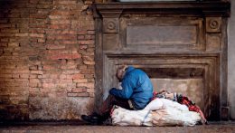 A hajléktalanok is ráfizethetnek a kormányválságra