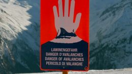 Több ember is életét vesztette lavinák miatt Ausztriában