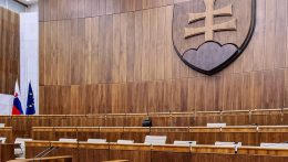 A szakértői kormány kinevezése a parlamentben is változásokat eredményez, Gyimesi és Cseh is távozik