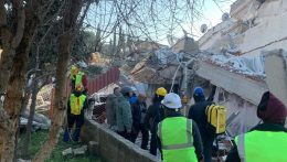 Átlépte a 17 ezret a törökországi és szíriai földrengés halálos áldozatainak száma
