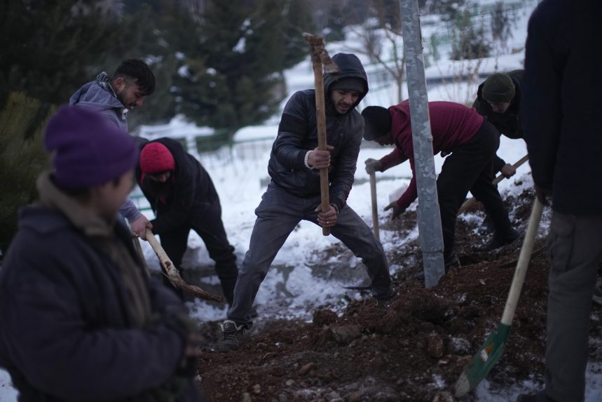 Nincs már hely a temetőkben Törökország és Szíria földrengés sújtotta régiójában