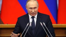 Az orosz parlament két háza előtt tartott évértékelő beszédet Putyin