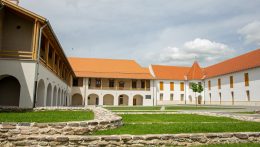 Borsi: Helyreállítják a kastély melletti tavat és vizesárkot
