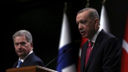 Törökország jóváhagyja Finnország NATO-csatlakozását
