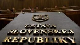 Jogi szakértők szerint sem egyértelmű a szlovák alkotmány szövege