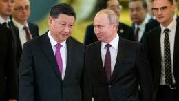 Hszi Csin-ping kínai államfő hétfő reggel Moszkvába érkezett egy háromnapos látogatásra