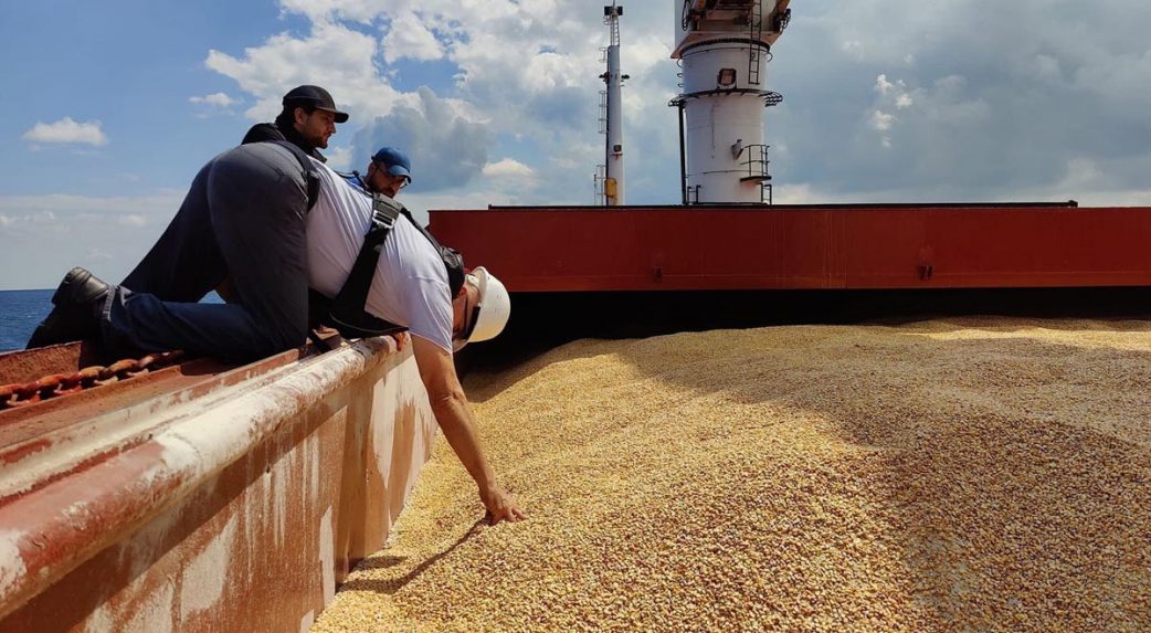 Baj van az ukrán gabonával, teli a szlovák tározók, túltelített a piac