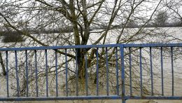 Harmadfokú árvízkészültséget rendeltek el Románia délnyugati részén