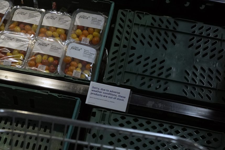 Nagy-Britanniában üresen tátonganak az élelmiszerboltok polcai