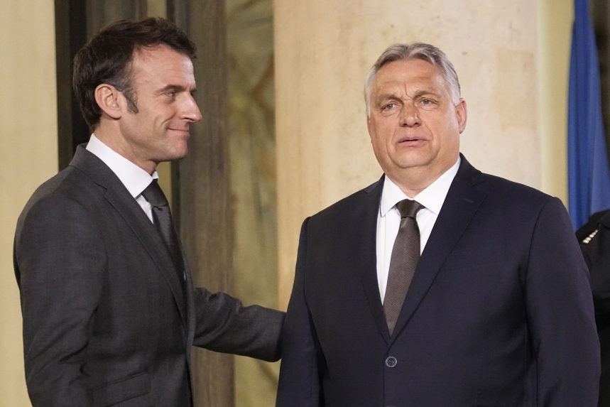 Munkavacsorán fogadta Orbán Viktort a francia elnök