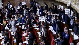 Franciaország: Bizalmatlansági indítványt nyújt be az ellenzék a kormány ellen